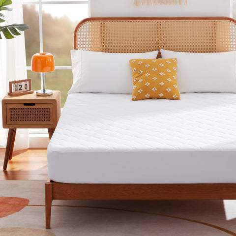 Sonive Dünn Matratzenschoner  Wasserdicht, Oeko-TEX Zertifiziert Matratzenauflage Atmungsaktive, Matratzen Topper für Matratzen & Boxspringbett bis zu 38 cm, Weiß
